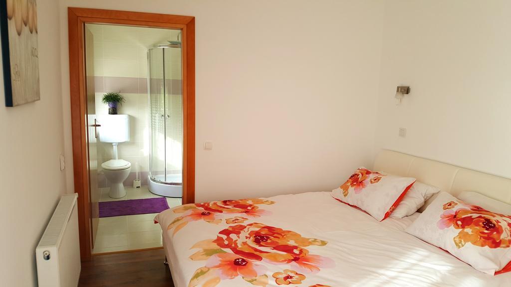 Hotel House Delic Vrhovine Exterior foto