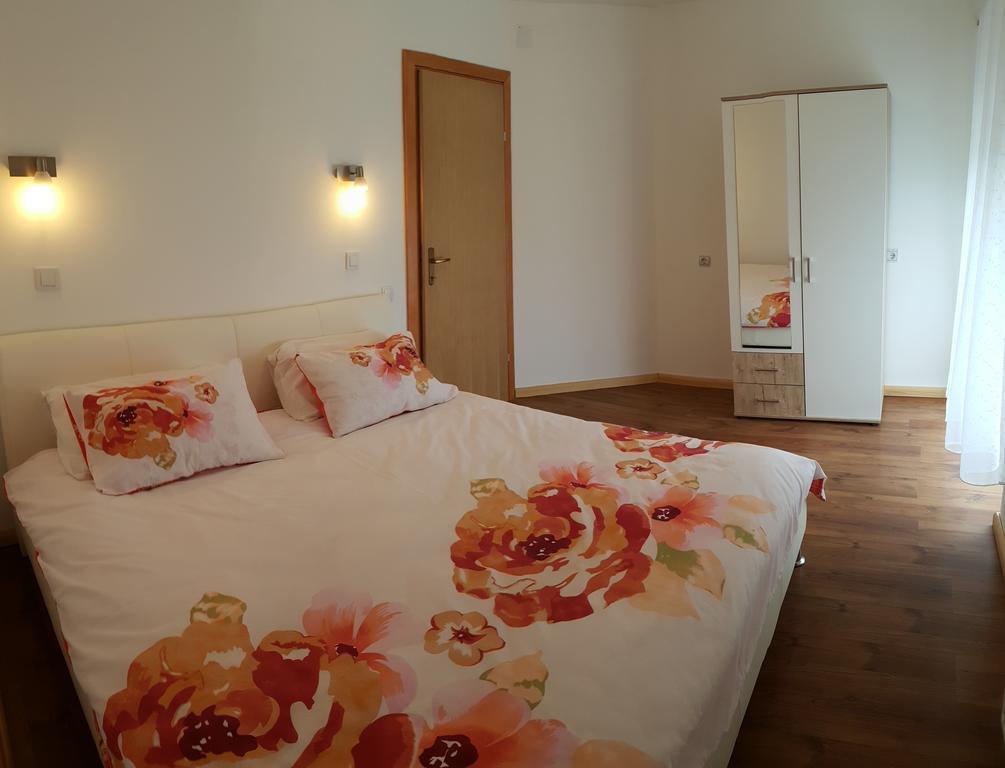 Hotel House Delic Vrhovine Exterior foto